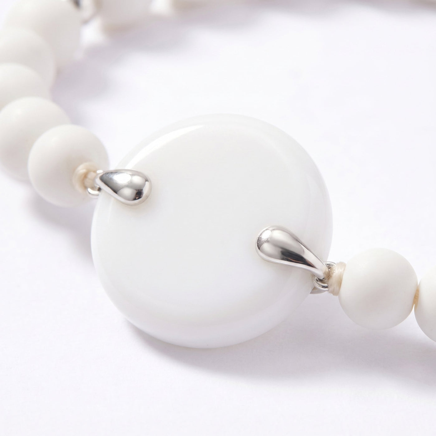Charmify Womens — לבן + כסף — 03-Macro